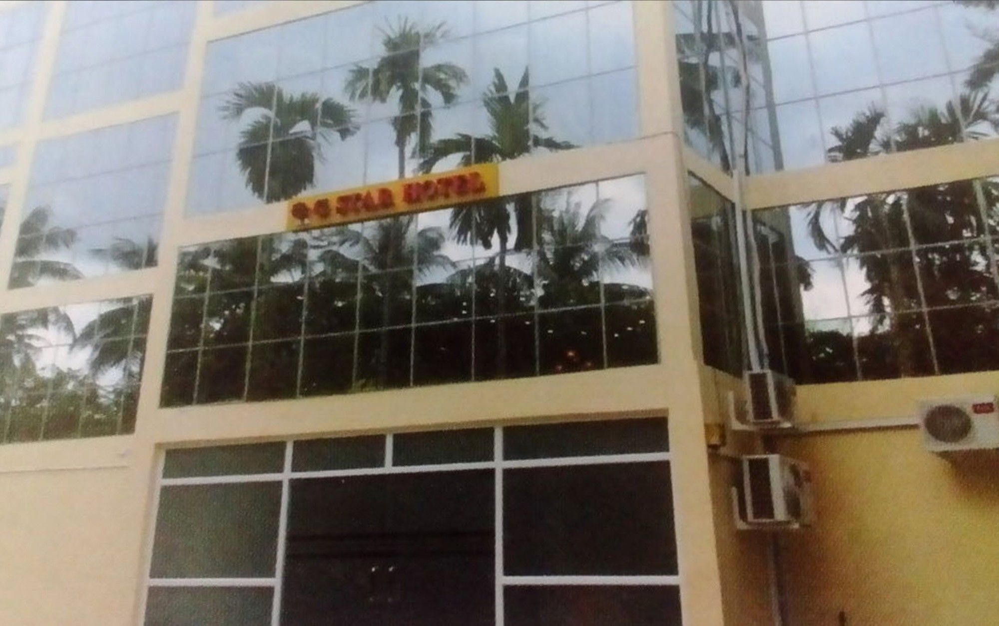 G Star Hotel Yangon Bagian luar foto
