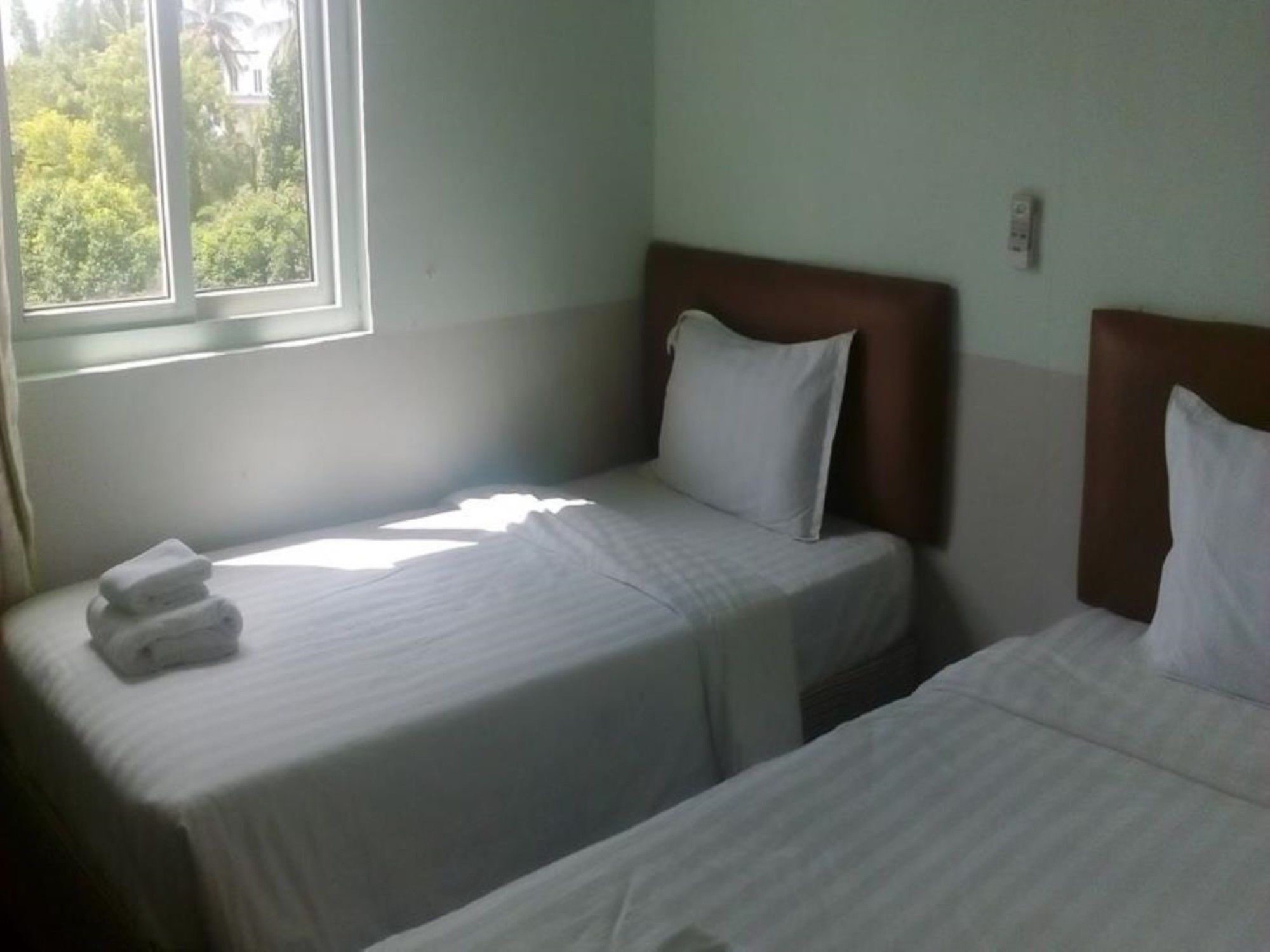 G Star Hotel Yangon Bagian luar foto